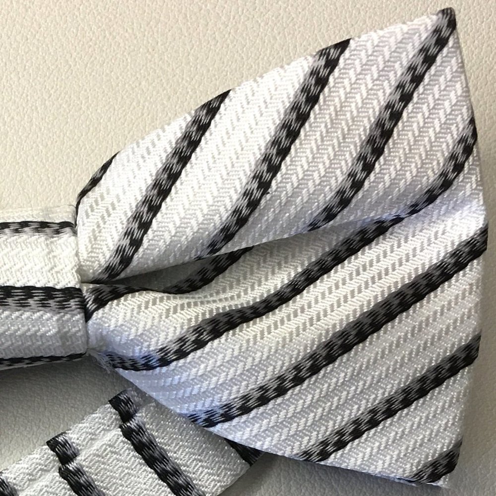 JON VANDYK HOLLAND Vintage Vibe Semi-Butterfly Bow Tie βΆβ πΉβπΈβπ» βπΌπ! - Picture 3 of 9